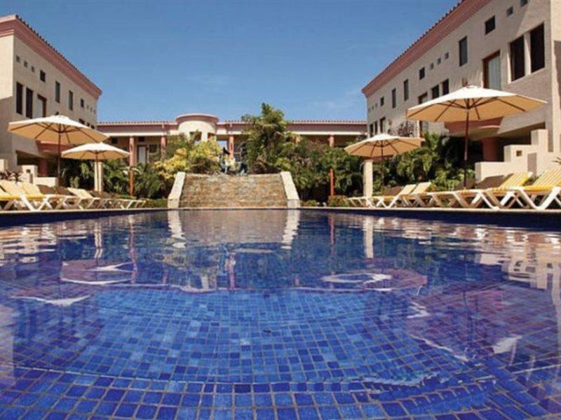 Las Sirenas Hotel And Condos เวสต์ เบย์ ภายนอก รูปภาพ