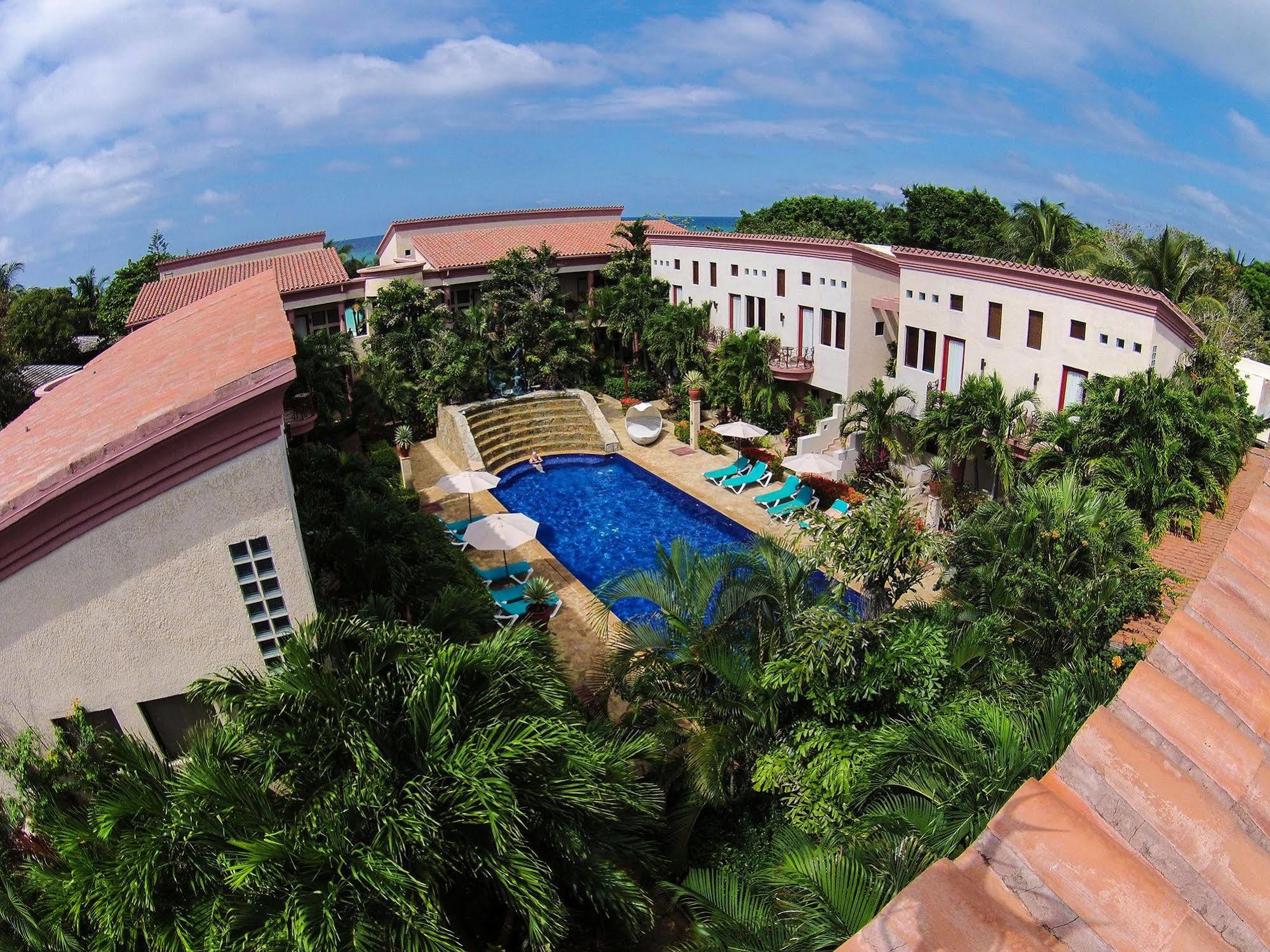 Las Sirenas Hotel And Condos เวสต์ เบย์ ภายนอก รูปภาพ